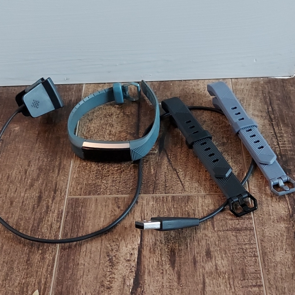 Fitbit Alta Hr - image 1